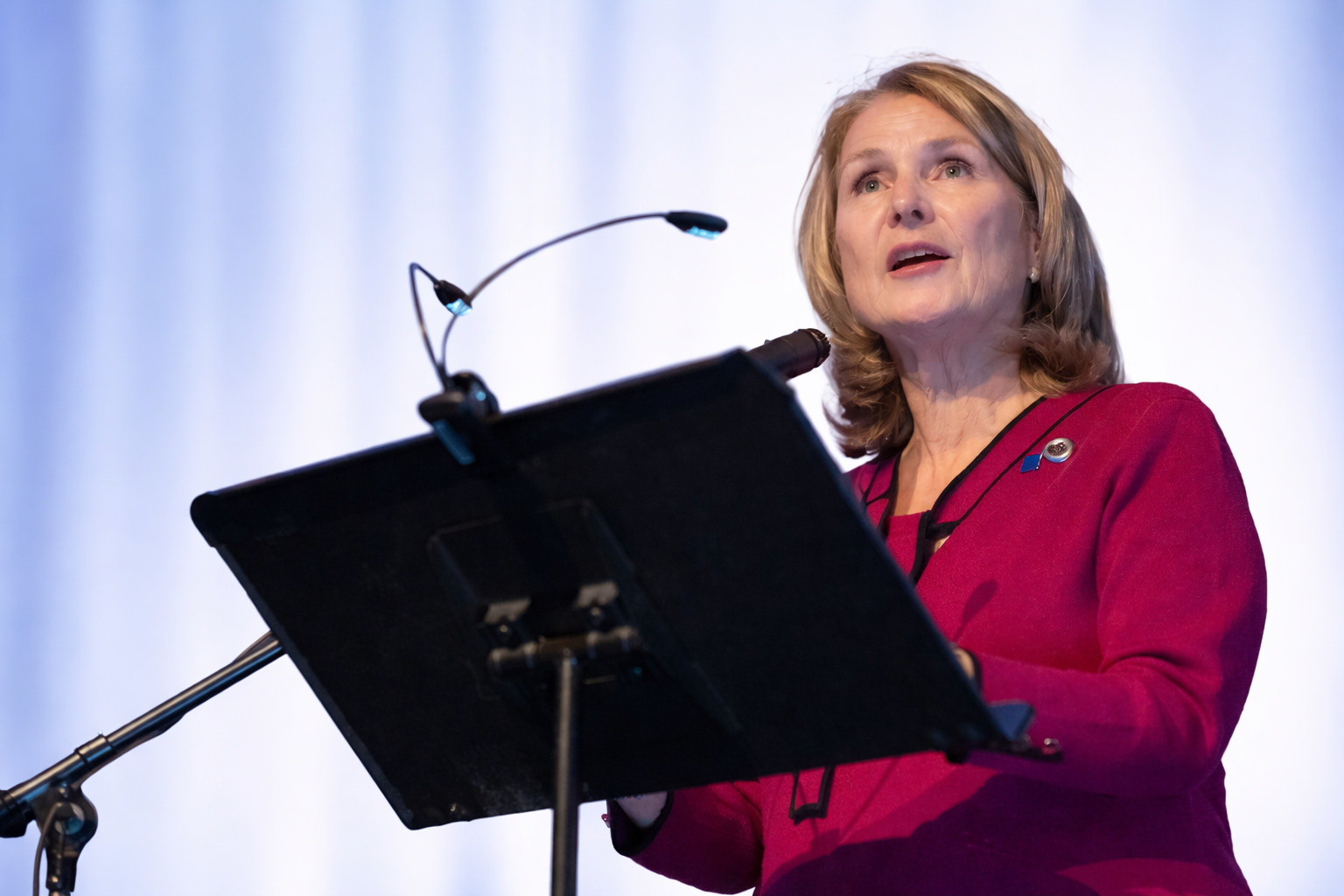 Thousands of federal employees consider early retirement as Ottawa moves to reshape public service