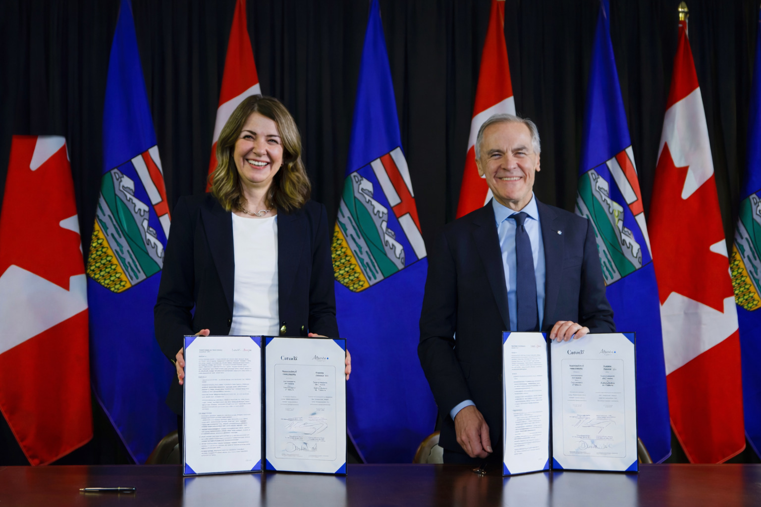 Ottawa holds firm on climate standards as Alberta pipeline talks miss deadline